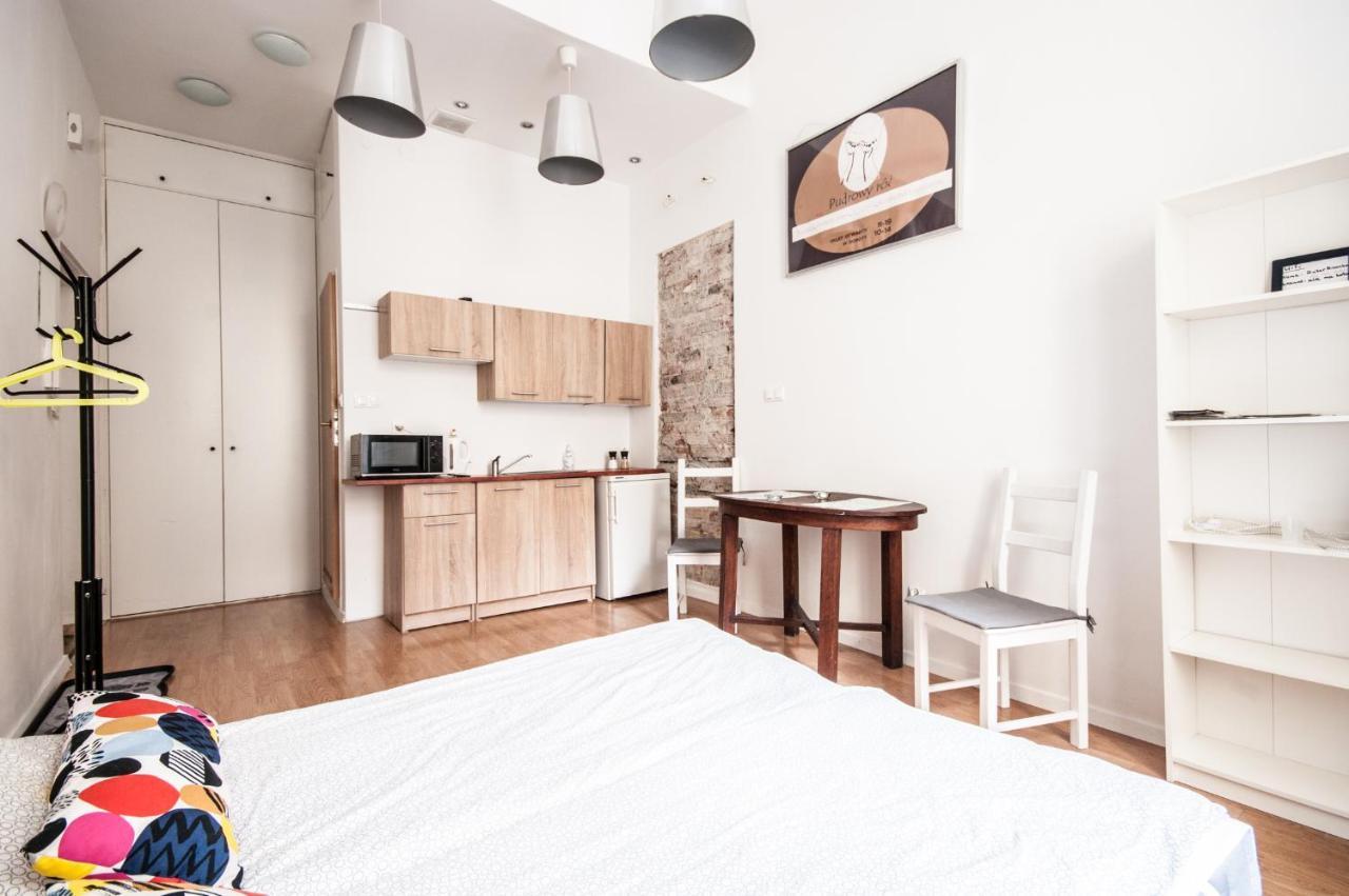 Apartment In The Center Of Варшава Екстериор снимка