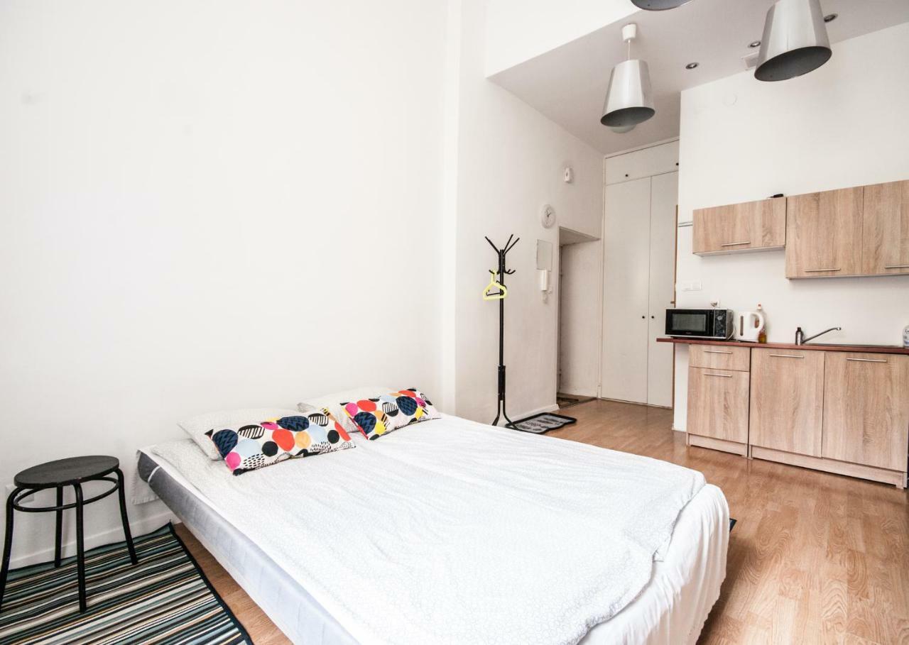 Apartment In The Center Of Варшава Екстериор снимка